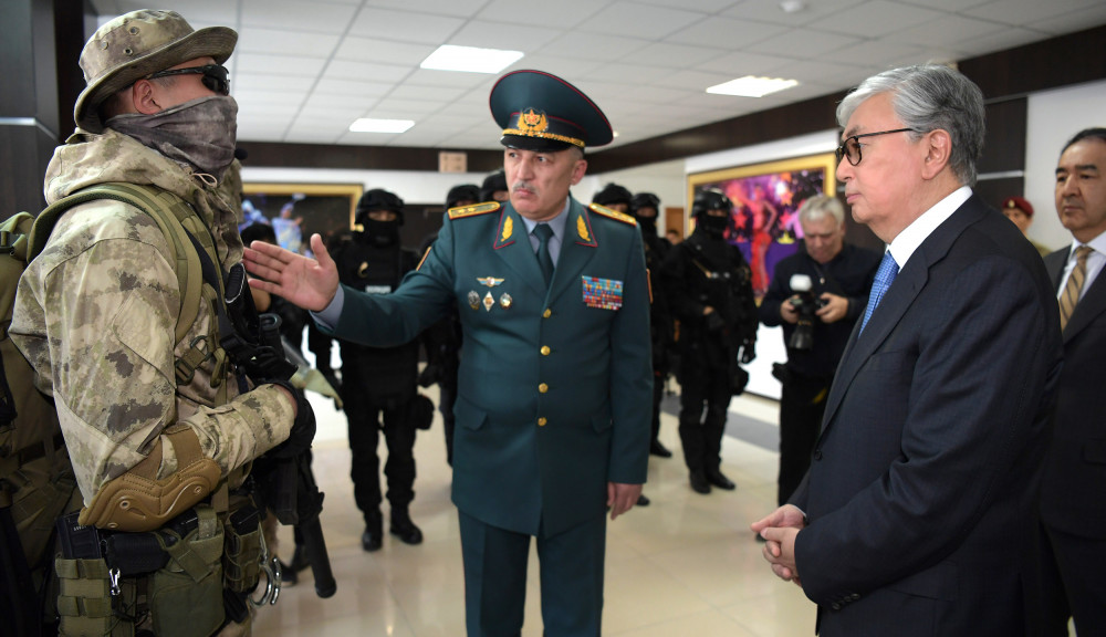 Мемлекет басшысы Ұлттық гвардияның әскери бөліміне барды