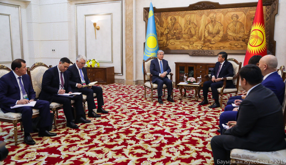 Тоқаев Қырғызстан президентімен кездесті