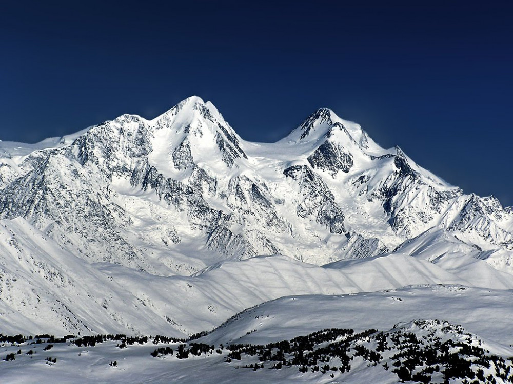 Бүгін қазақстандық альпинистер Алтайдың Мұзтау шыңын бағындыруды бастады