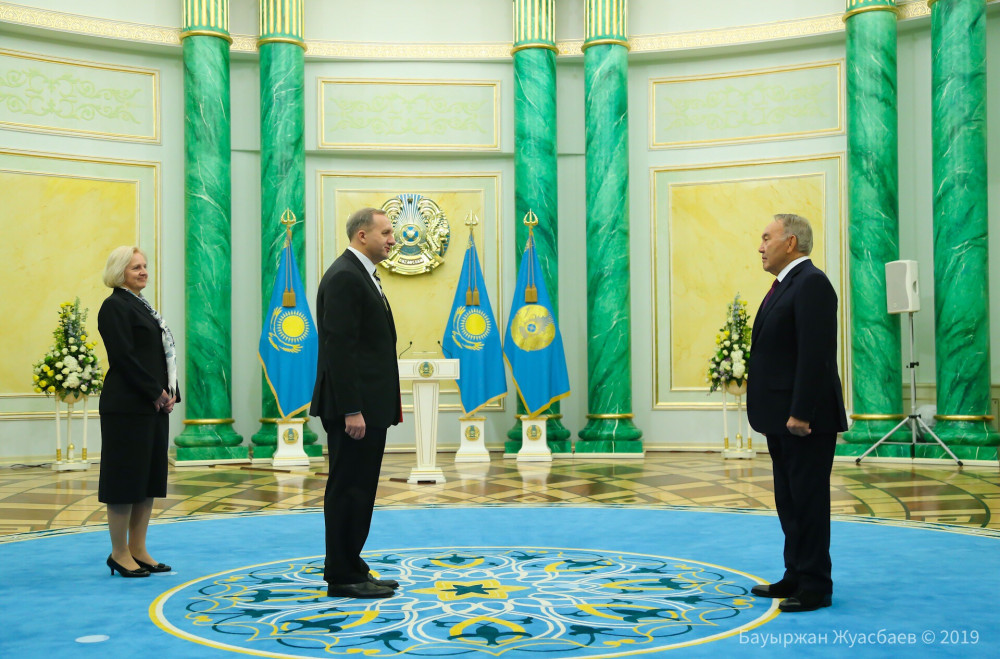 Жаңа елшілер Назарбаевқа сенім грамоталарын тапсырды 