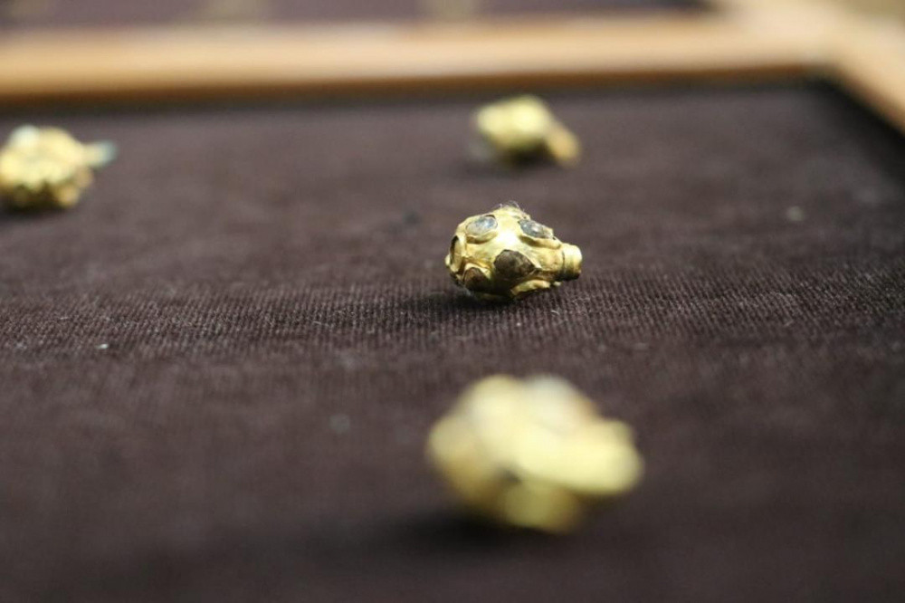 Күлтөбеден табылған алтын сырғалар музей қорына тапсырылды