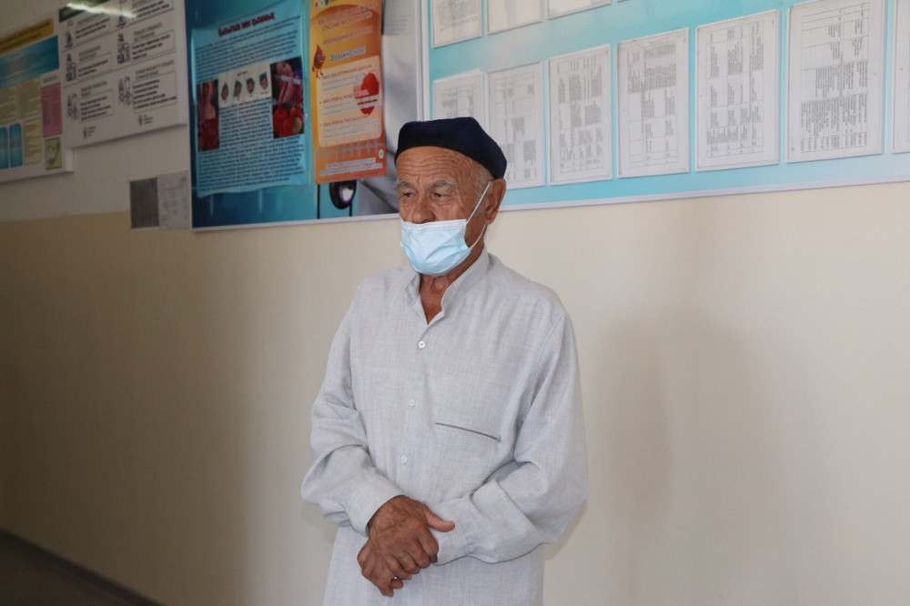 Түркістанда 91 жастағы қария вакцина салдырды