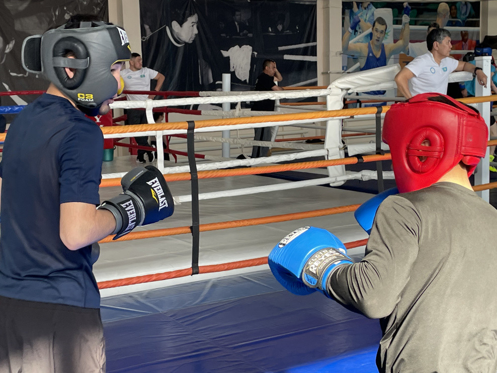 Азия чемпионаты: Боксшылардың дайындығынан фоторепортаж