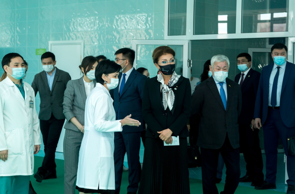 Дариға Назарбаева Тараздағы «Қамқорлық» оңалту орталығында болды