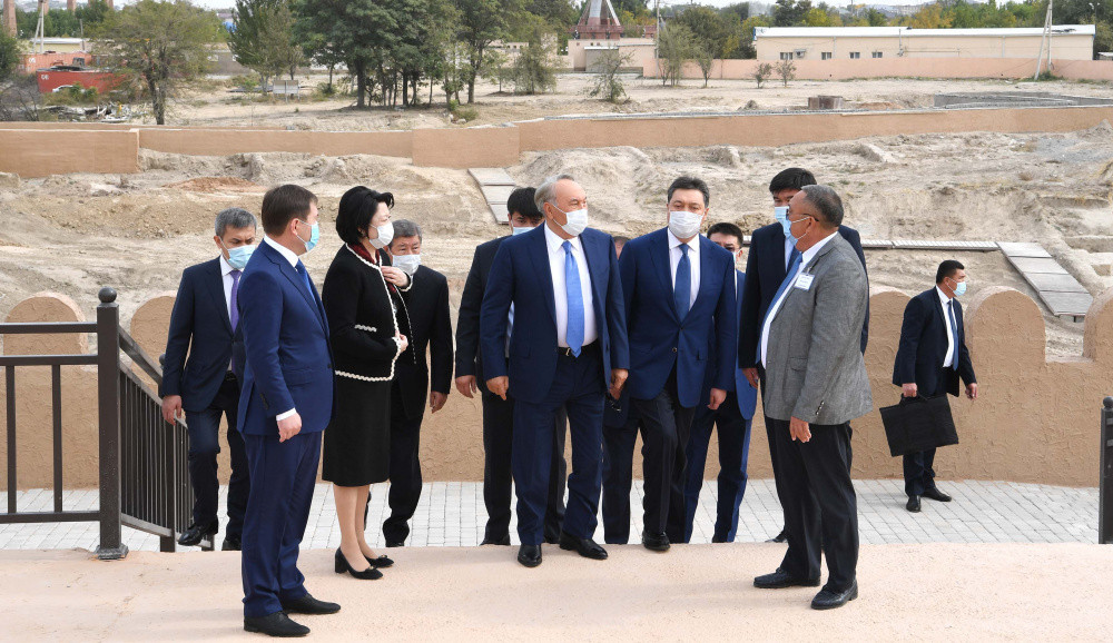 Назарбаев «Көне Шымкент қалашығы» археологиялық нысанын аралады