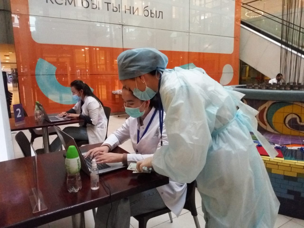 Алматылықтар отандық «QazVac» вакцинасын салдырып жатыр 