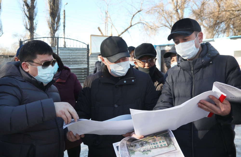 Сапарбаев Тараздағы мектеп құрылыстарының барысын тексерді 