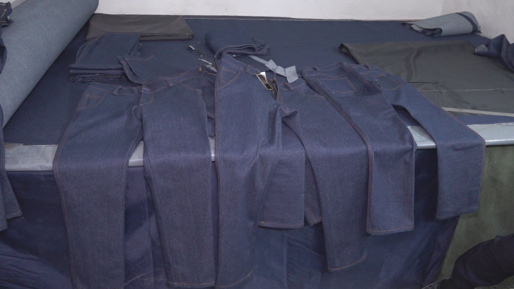 Павлодарлық түрмеде джинсы шалбарлар тігіле бастады