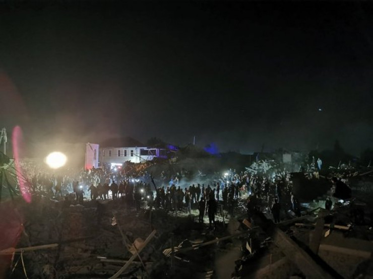 Әзербайжанның Гянджа қаласы зымыранмен атқыланып, 12 адам қаза тапты